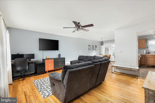 1112 ASHBY ST, Front Royal, VA 22630