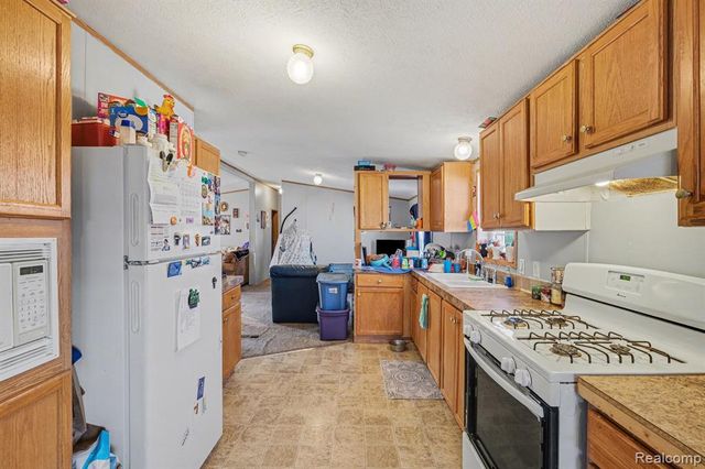 2055 Cedar Circle, Clio, MI 48420