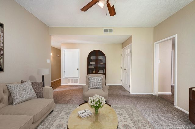 1819 Babcock Rd Apt 704, San Antonio, TX 78229