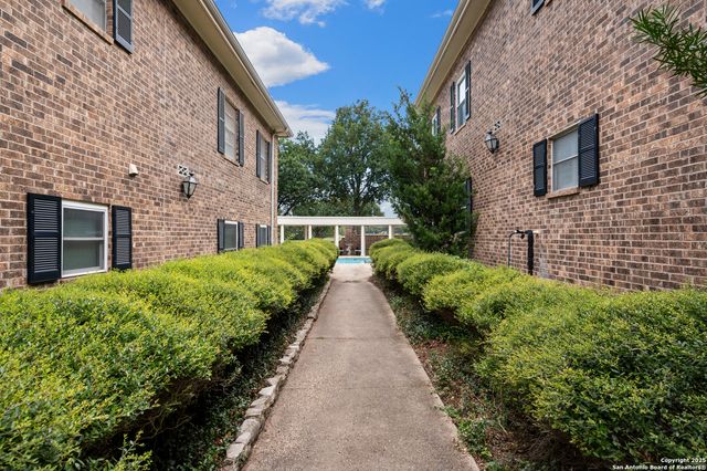 1819 Babcock Rd Apt 704, San Antonio, TX 78229