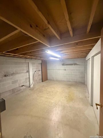 11911 WARFIELD ST, San Antonio, TX 78216
