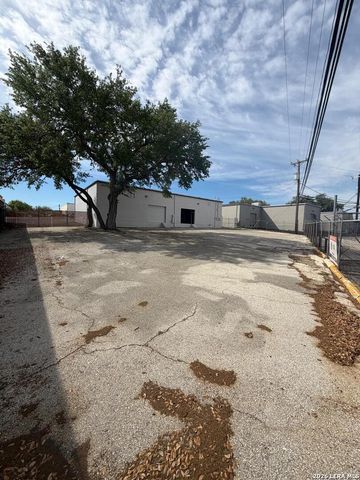 11911 WARFIELD ST, San Antonio, TX 78216