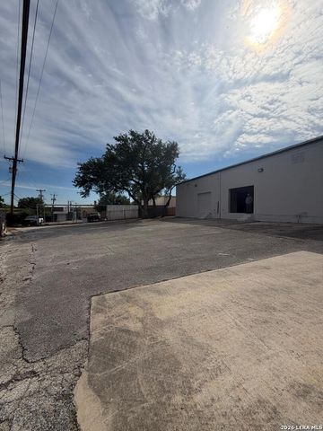 11911 WARFIELD ST, San Antonio, TX 78216