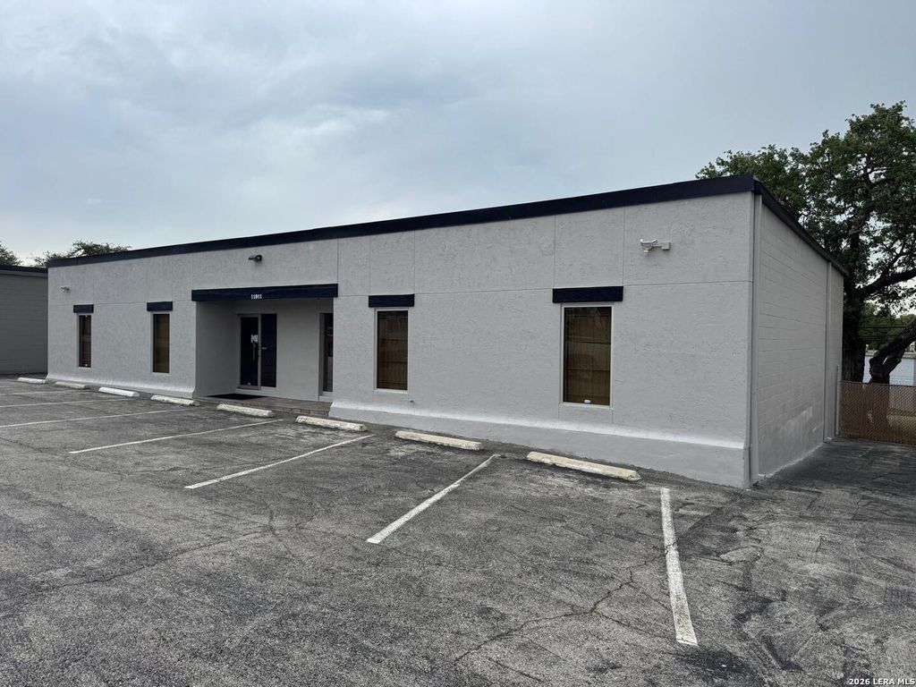 11911 WARFIELD ST, San Antonio, TX 78216