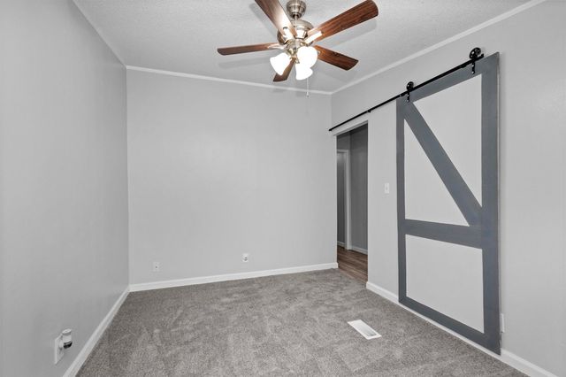 4621 Price Road, Montgomery, TX 77316