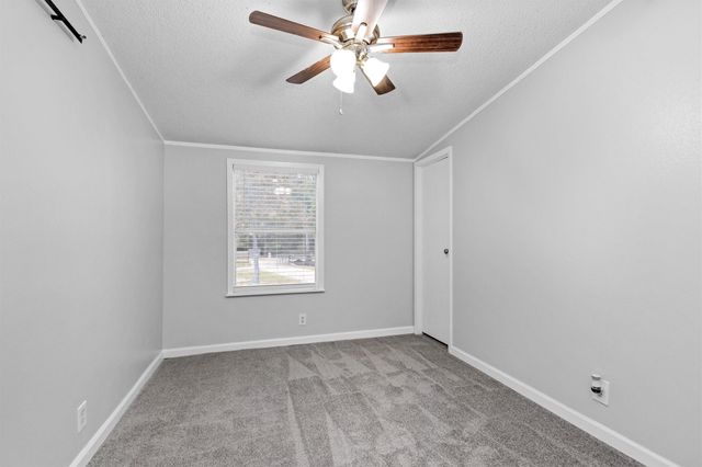 4621 Price Road, Montgomery, TX 77316