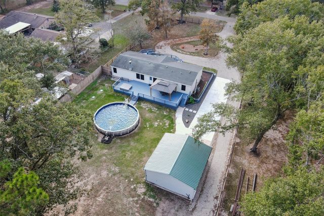 4621 Price Road, Montgomery, TX 77316