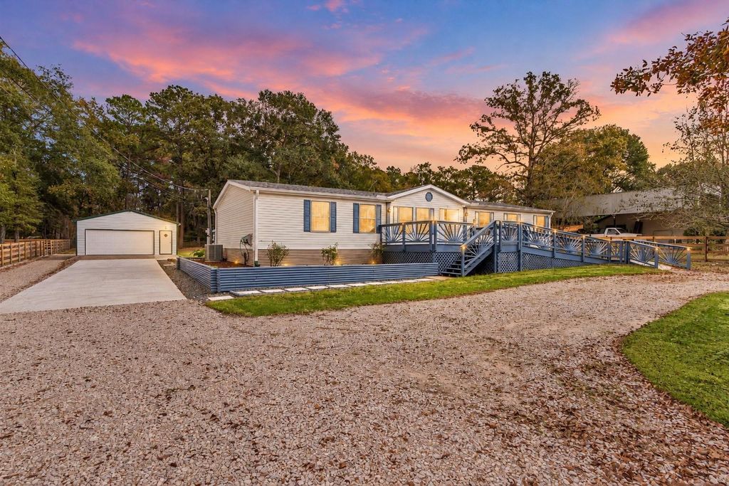 4621 Price Road, Montgomery, TX 77316