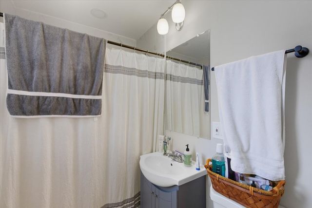 4004 N Bell Avenue 2D, Chicago, IL 60618