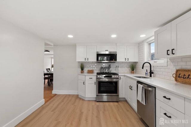180 cutter Avenue, Fords, NJ 08863