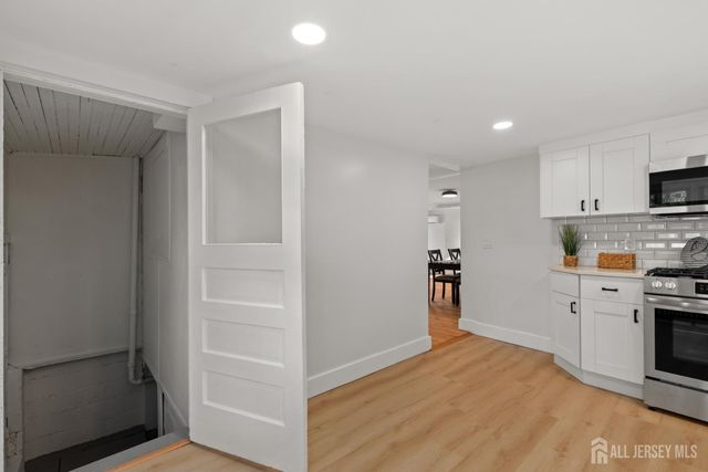 180 cutter Avenue, Fords, NJ 08863