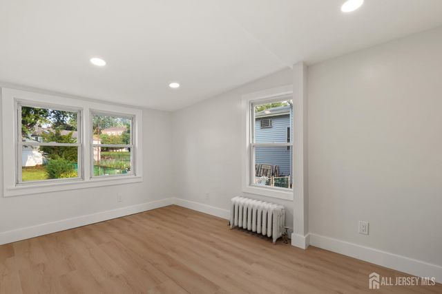 180 cutter Avenue, Fords, NJ 08863