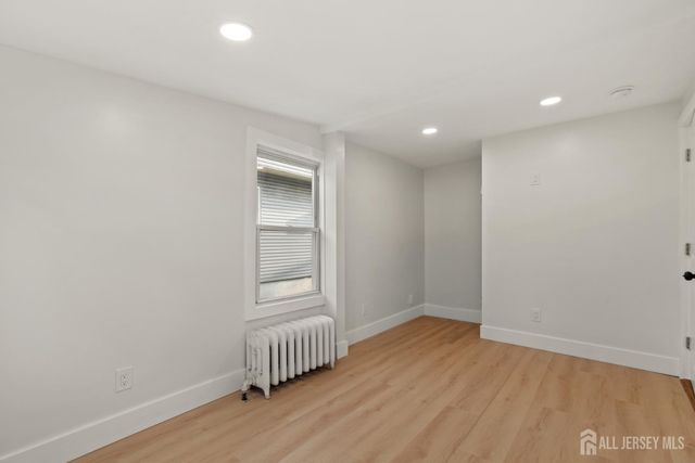 180 cutter Avenue, Fords, NJ 08863