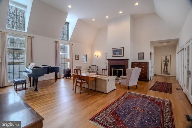 812 STEEPLE CHASE LN, Martinsburg, WV 25404