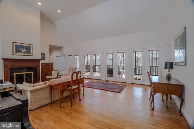 812 STEEPLE CHASE LN, Martinsburg, WV 25404