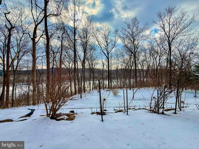 812 STEEPLE CHASE LN, Martinsburg, WV 25404