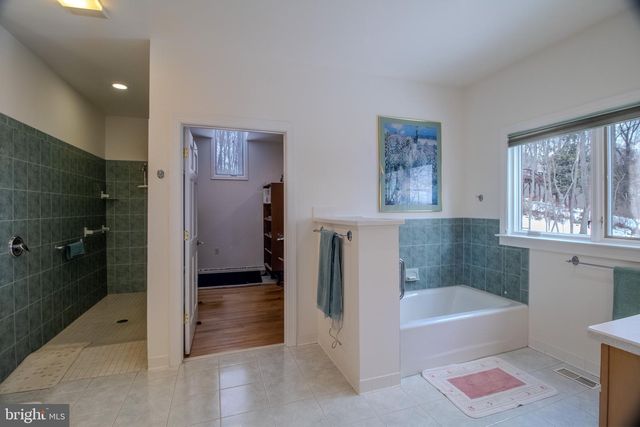 812 STEEPLE CHASE LN, Martinsburg, WV 25404