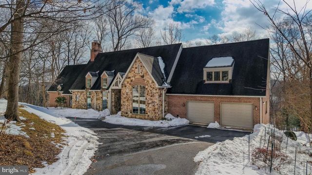 812 STEEPLE CHASE LN, Martinsburg, WV 25404