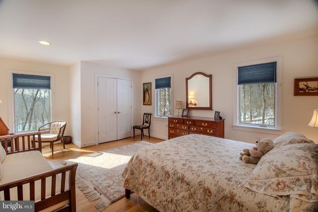 812 STEEPLE CHASE LN, Martinsburg, WV 25404