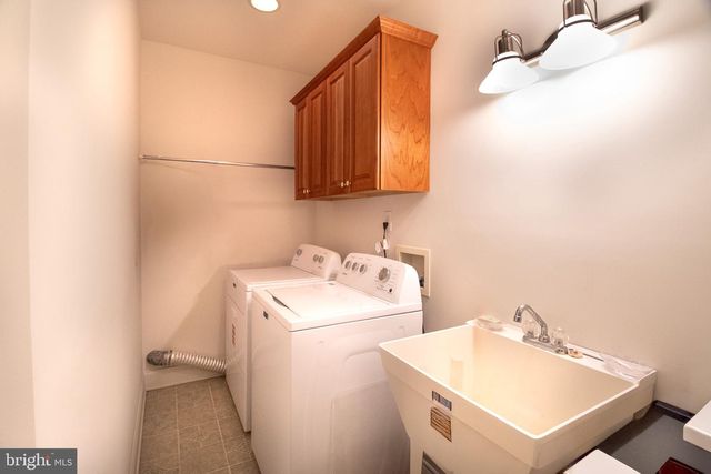 812 STEEPLE CHASE LN, Martinsburg, WV 25404