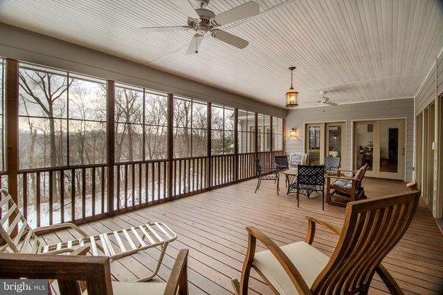 812 STEEPLE CHASE LN, Martinsburg, WV 25404