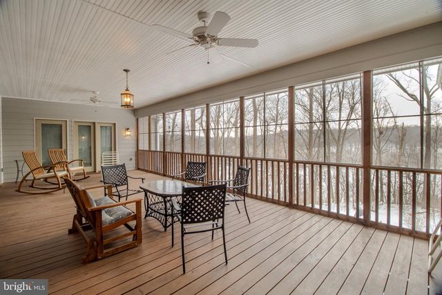 812 STEEPLE CHASE LN, Martinsburg, WV 25404