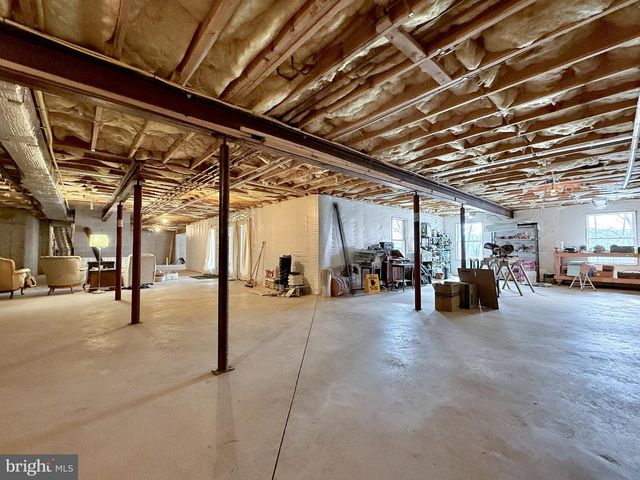 812 STEEPLE CHASE LN, Martinsburg, WV 25404