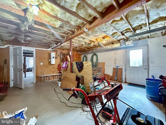 812 STEEPLE CHASE LN, Martinsburg, WV 25404