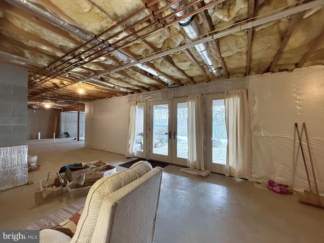 812 STEEPLE CHASE LN, Martinsburg, WV 25404