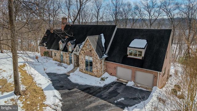 812 STEEPLE CHASE LN, Martinsburg, WV 25404