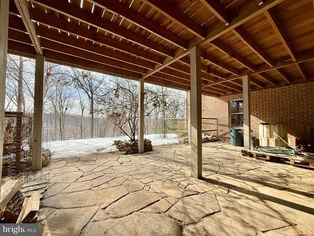 812 STEEPLE CHASE LN, Martinsburg, WV 25404