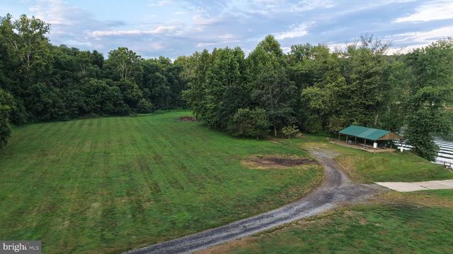 812 STEEPLE CHASE LN, Martinsburg, WV 25404