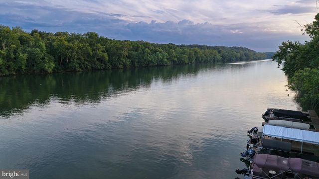 812 STEEPLE CHASE LN, Martinsburg, WV 25404