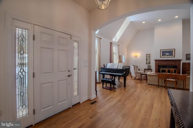 812 STEEPLE CHASE LN, Martinsburg, WV 25404