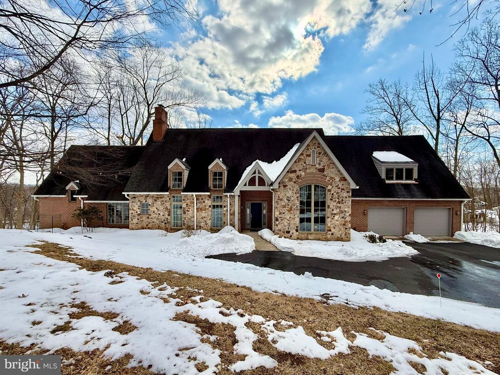 812 STEEPLE CHASE LN, Martinsburg, WV 25404