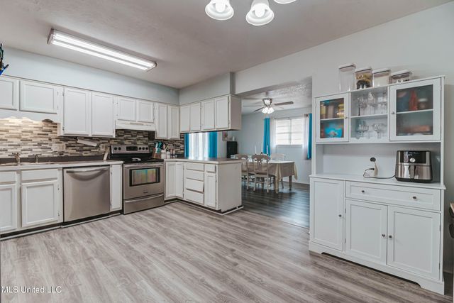 15829 Belmont Drive, Biloxi, MS 39532