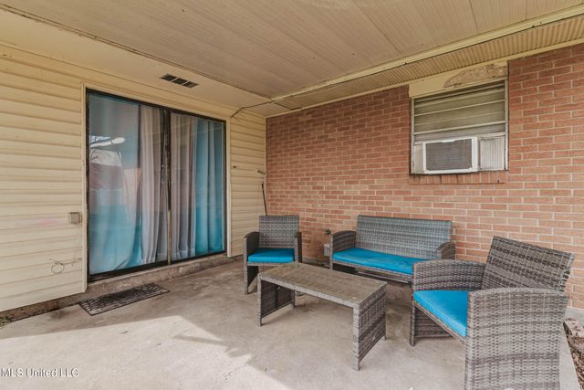 15829 Belmont Drive, Biloxi, MS 39532