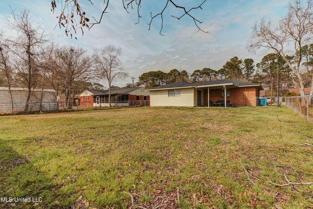 15829 Belmont Drive, Biloxi, MS 39532