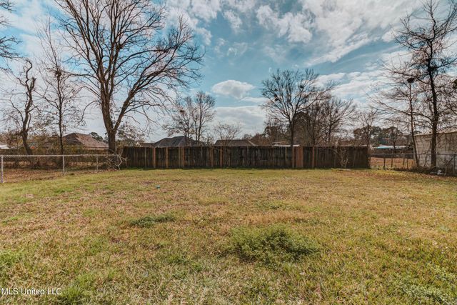 15829 Belmont Drive, Biloxi, MS 39532