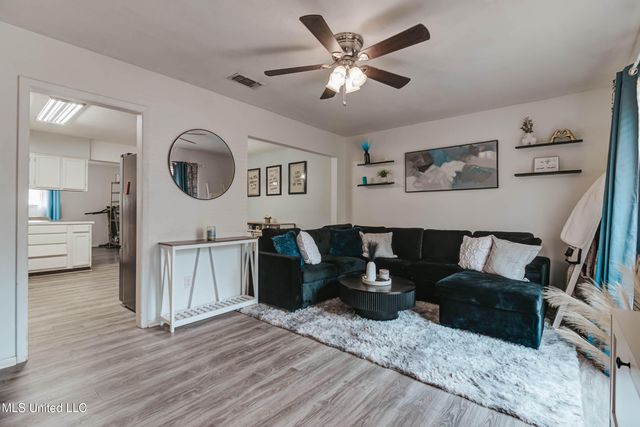 15829 Belmont Drive, Biloxi, MS 39532