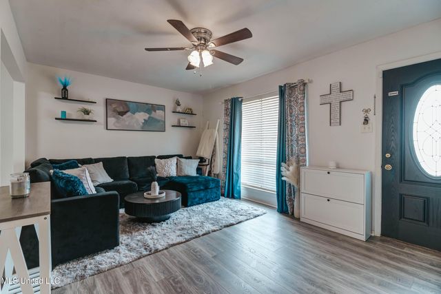 15829 Belmont Drive, Biloxi, MS 39532