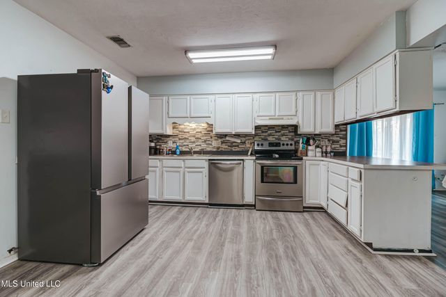 15829 Belmont Drive, Biloxi, MS 39532