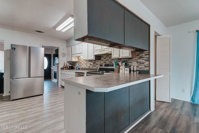 15829 Belmont Drive, Biloxi, MS 39532