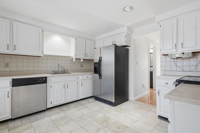 45 Stacey Circle, Windham, NH 03087