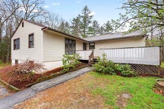 414 Fremont Road Road, Chester, NH 03036