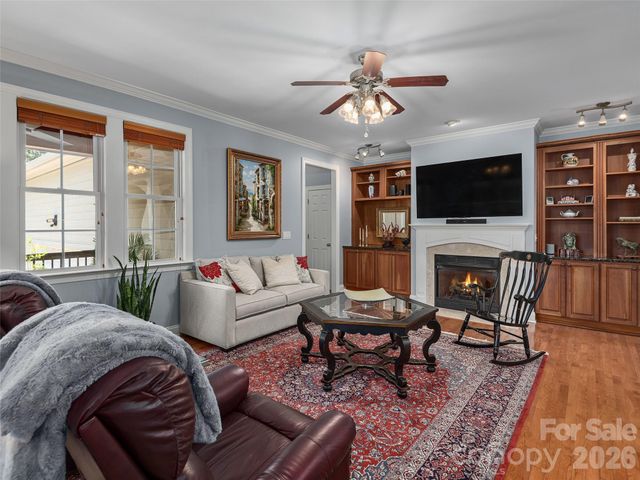21 Dayflower Drive, Asheville, NC 28803