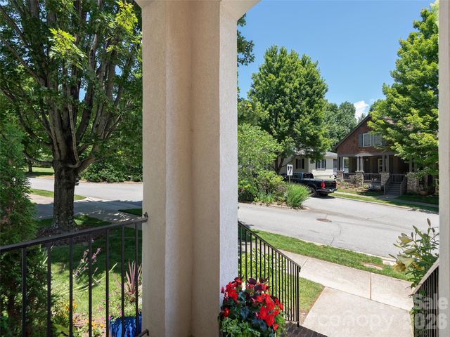 21 Dayflower Drive, Asheville, NC 28803