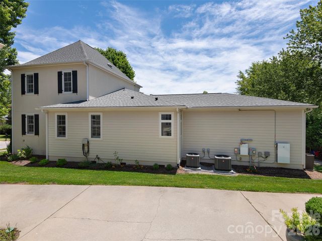 21 Dayflower Drive, Asheville, NC 28803