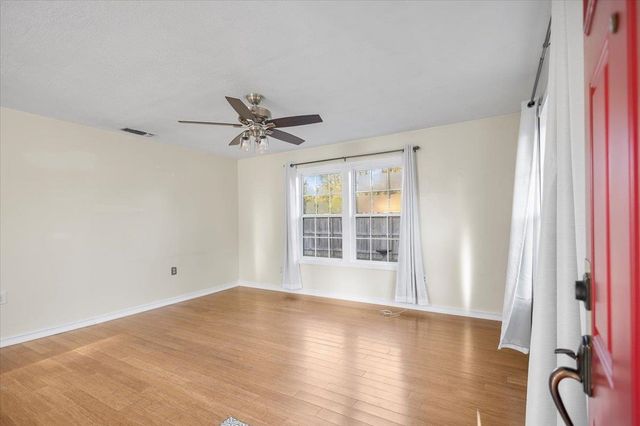 1402 Lawndale, Longview, TX 75604