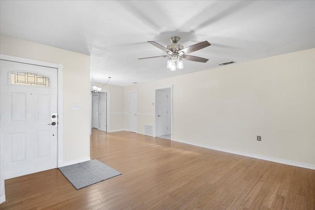 1402 Lawndale, Longview, TX 75604